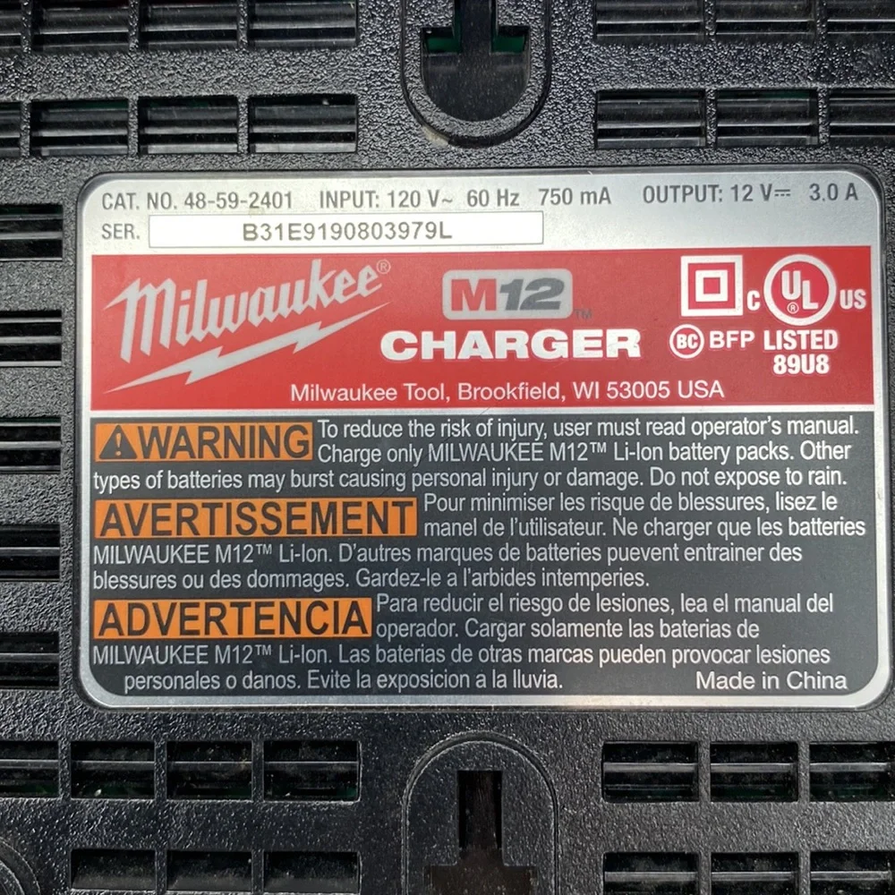 Milwaukee M12 12- Volt Lithium-Ion Battery Charger